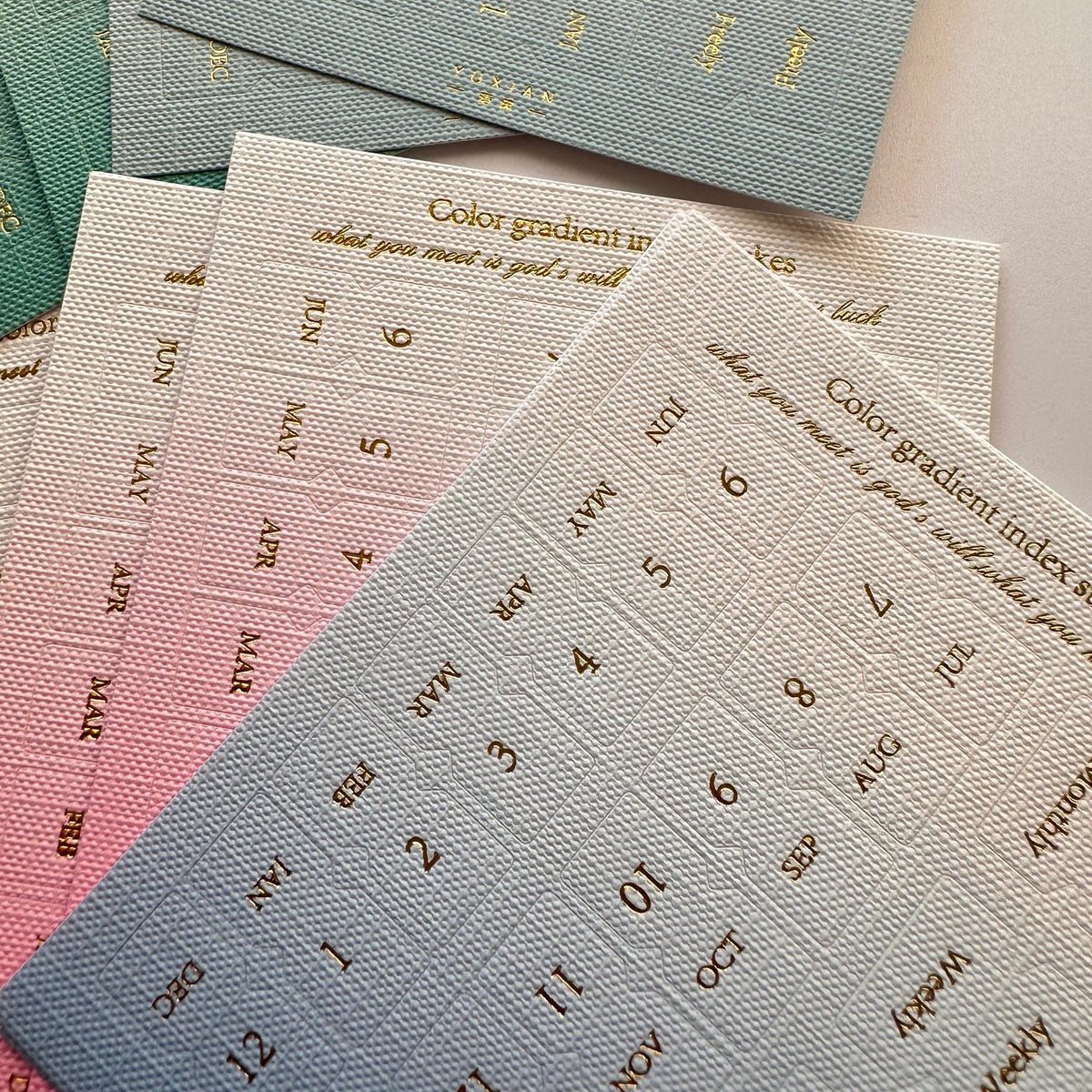 Gradient index label tabs